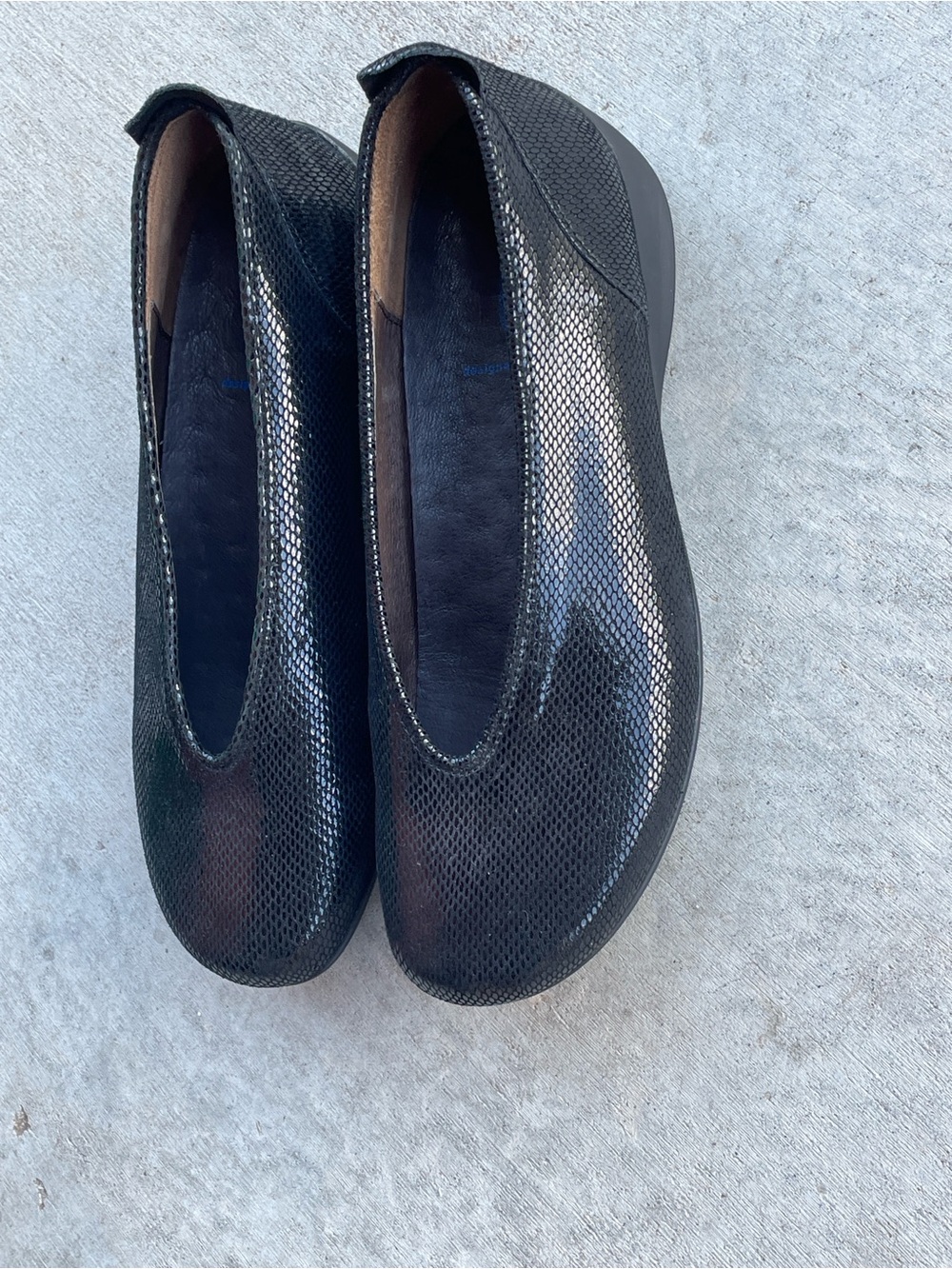 Wolky Black Textured Leather Flats